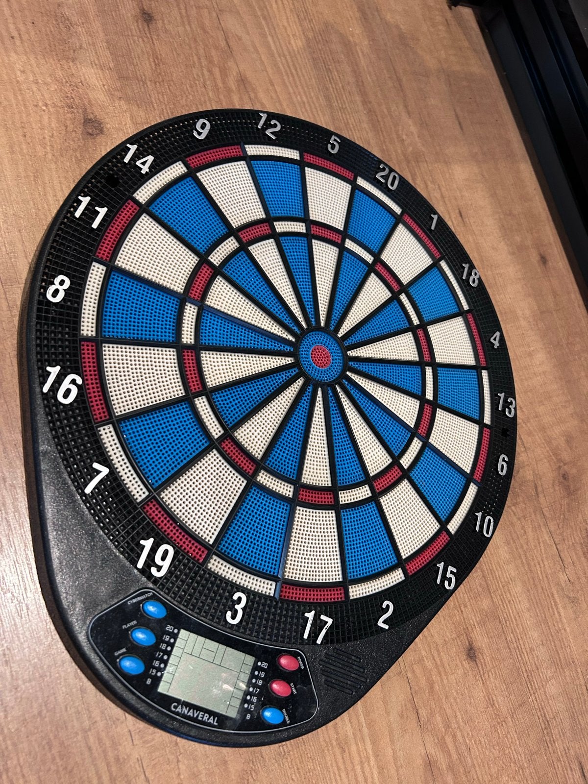 Elektronisch dartbord - Canavarel, Sport en Fitness, Darts, Ophalen of Verzenden, Gebruikt, Dartbord, Elektronisch