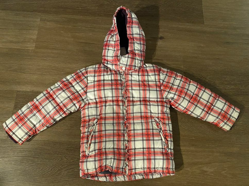 Warme H&M winterjas maat 128 met afneembare capuchon, Ophalen of Verzenden, Zo goed als nieuw, Jongen of Meisje, Jas