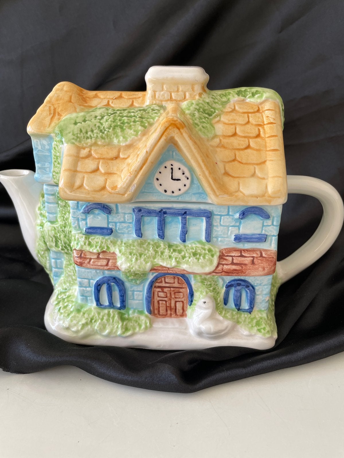 Unieke theepot, keramiek, in de vorm huisje - Vintage stijl, Ophalen of Verzenden