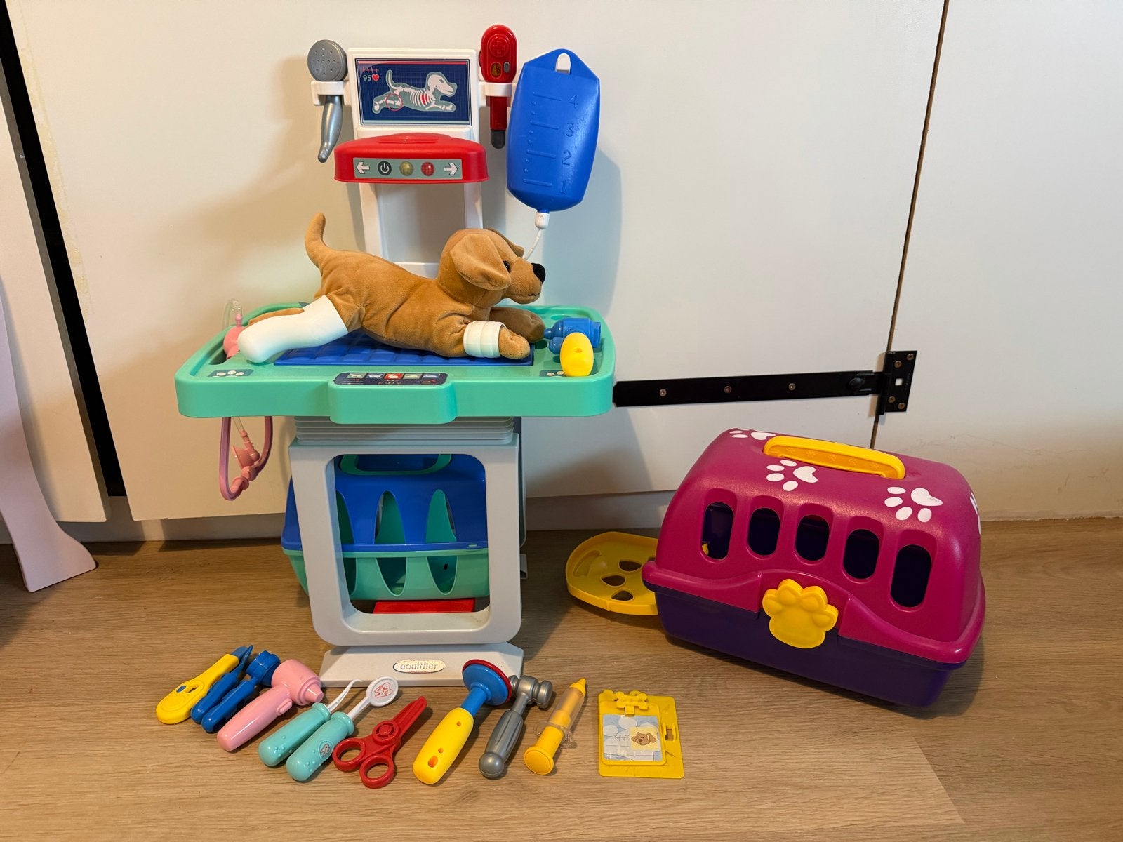 Dierenarts speelset met puppy en accessoires, Ophalen, Zo goed als nieuw, Jongen of Meisje