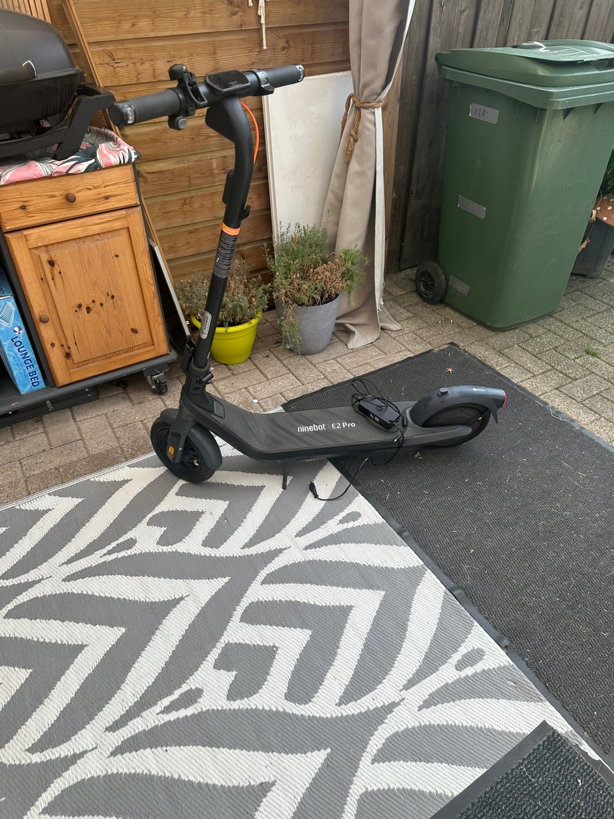Elektrische step ninebot E2pro, Fietsen en Brommers, Ophalen, Zo goed als nieuw, Elektrische step (E-scooter)