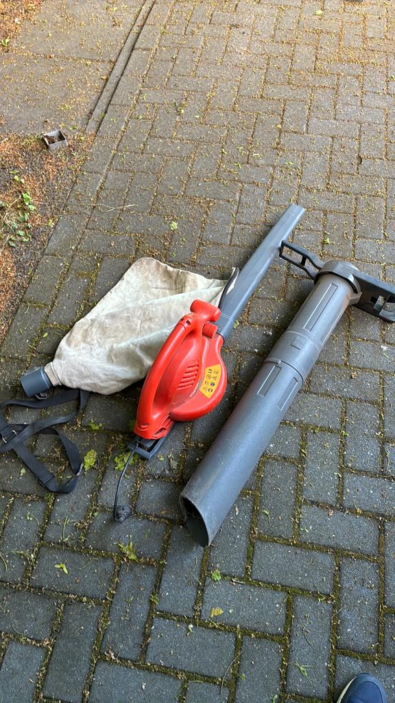Flymo bladblazer en zuiger - Werkt goed, Ophalen, Handgedragen, Zo goed als nieuw, Met opvangzak