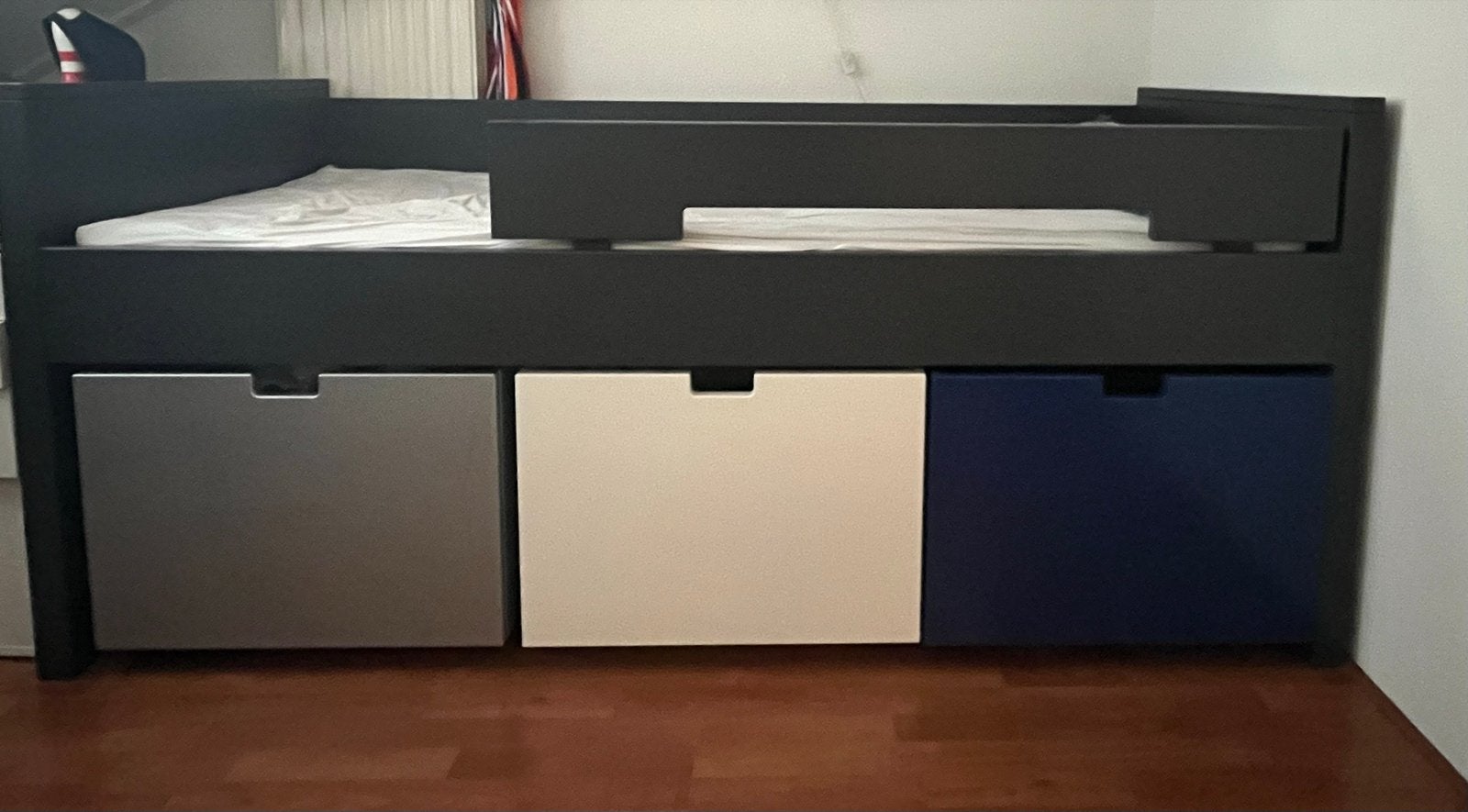 Bopita Compactbed TIMO - Deep Grey met opbergmogelijkheden, Ophalen, 85 tot 100 cm, Gebruikt, Lattenbodem