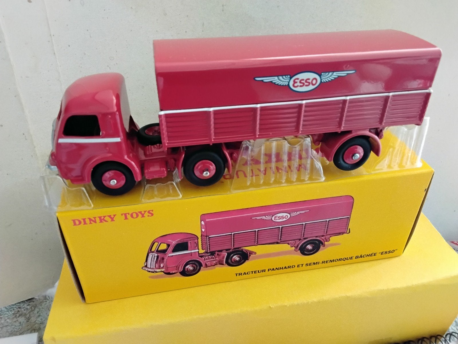 DINKY TOYS ATLAS TRACTEUR PANHARD ET SEMI-REMORQUE ESSO, Ophalen of Verzenden, Zo goed als nieuw, Bus of Vrachtwagen, Dinky Toys