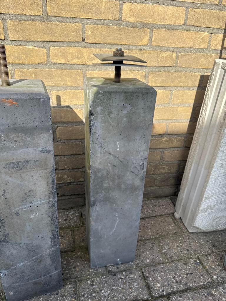 Zware betonnen voet 15x15x57 cm met RVS bout, Ophalen of Verzenden, Gebruikt