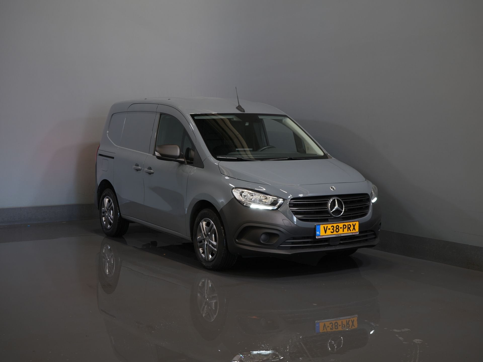 Mercedes-Benz Citan 110 CDI Aut. Stoelverw/ Carplay/ Cruise/, Auto's, Bestelauto's, Stof, Gebruikt, 4 cilinders, 1618 kg