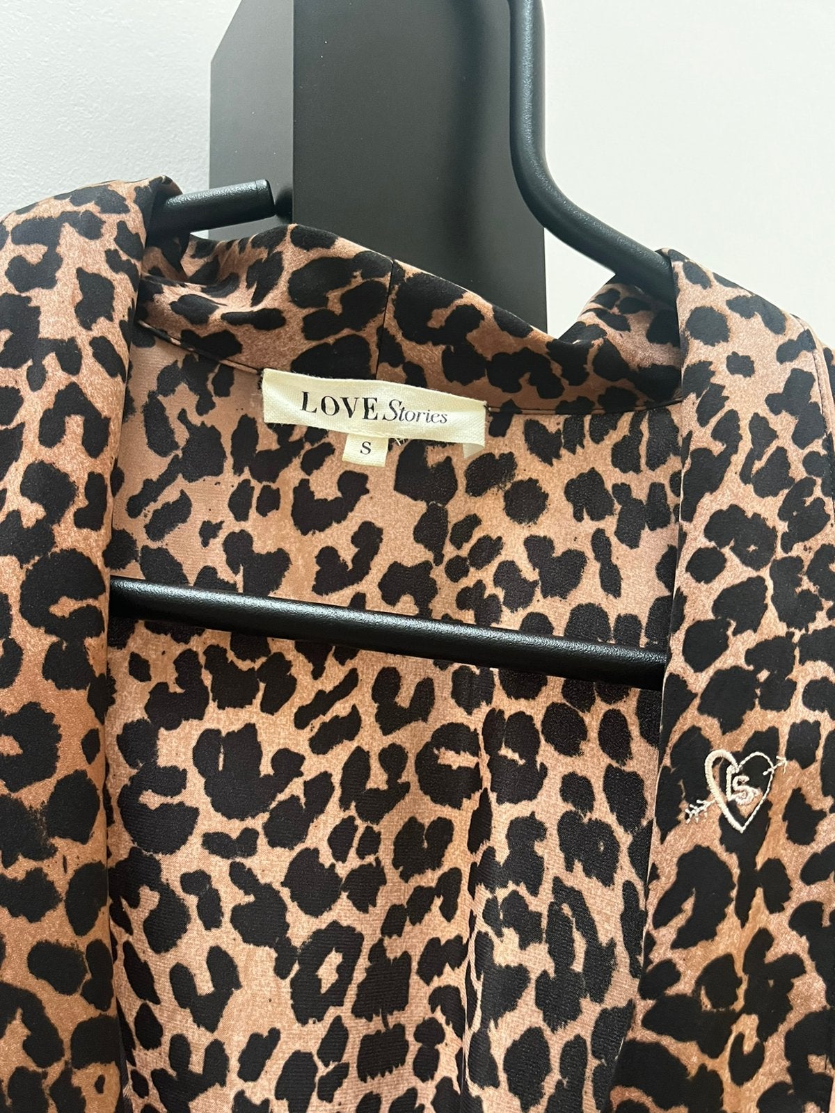 Love Stories panterprint kimono / badjas met ceintuur – S, Kleding | Dames, Ophalen of Verzenden, Zo goed als nieuw, Bruin