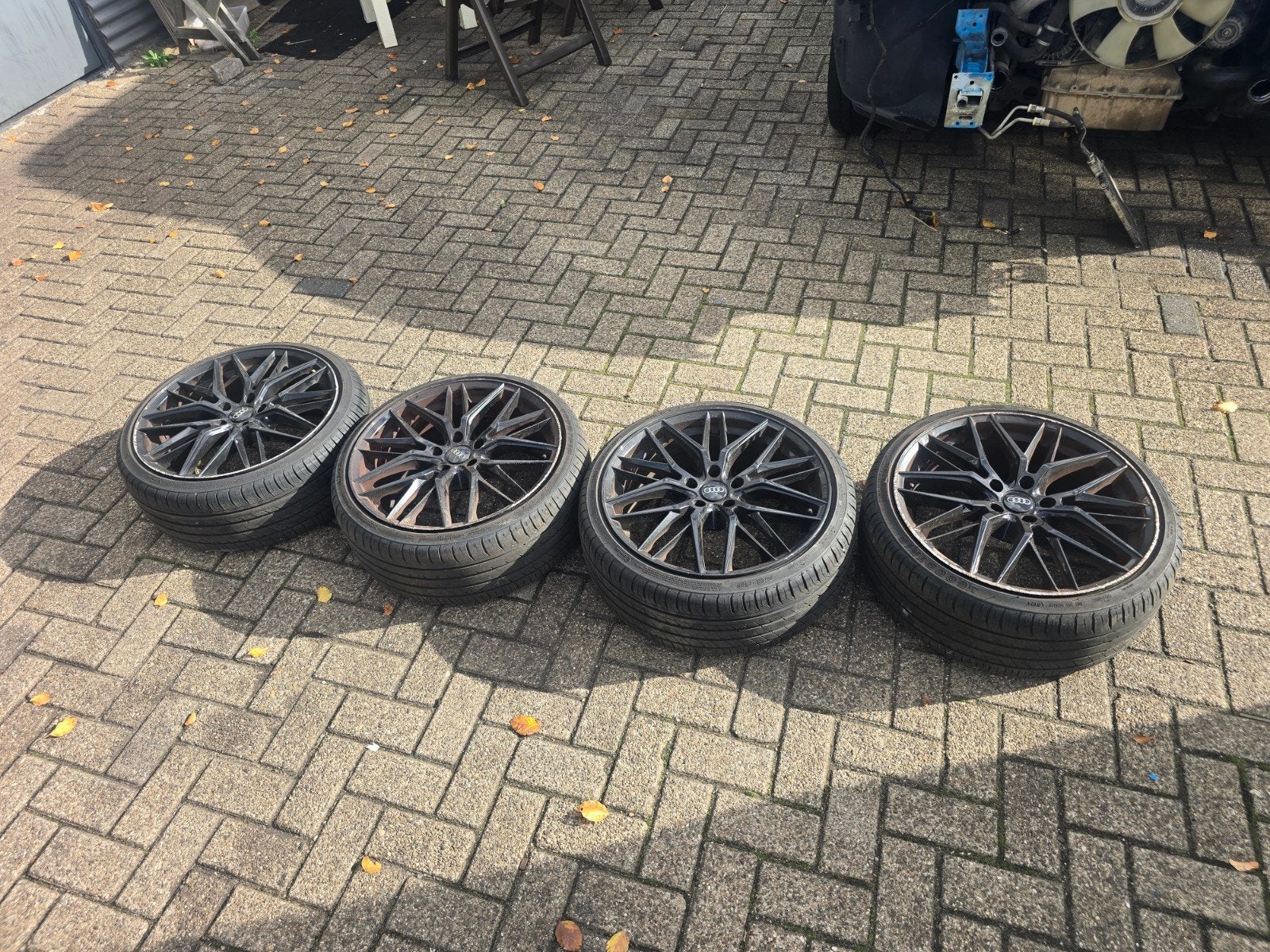 Titel: Audi 19 inch velgen met goede zomerbanden – €200

Te, Auto-onderdelen, 235 mm, Zomerbanden, Ophalen, 19 inch