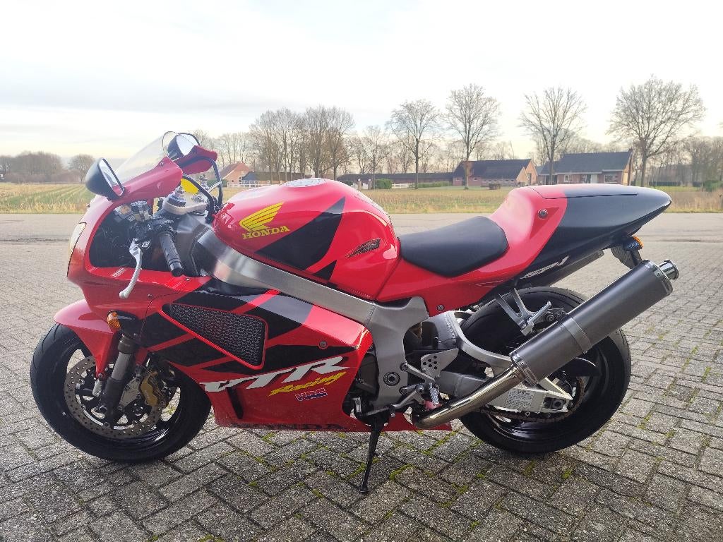 Honda VTR 1000 SP1, Incl: beurt, nieuwe banden en koppeling, Motoren, 2 cilinders, Sportuitlaat, Occasion, Motorrijbewijs A