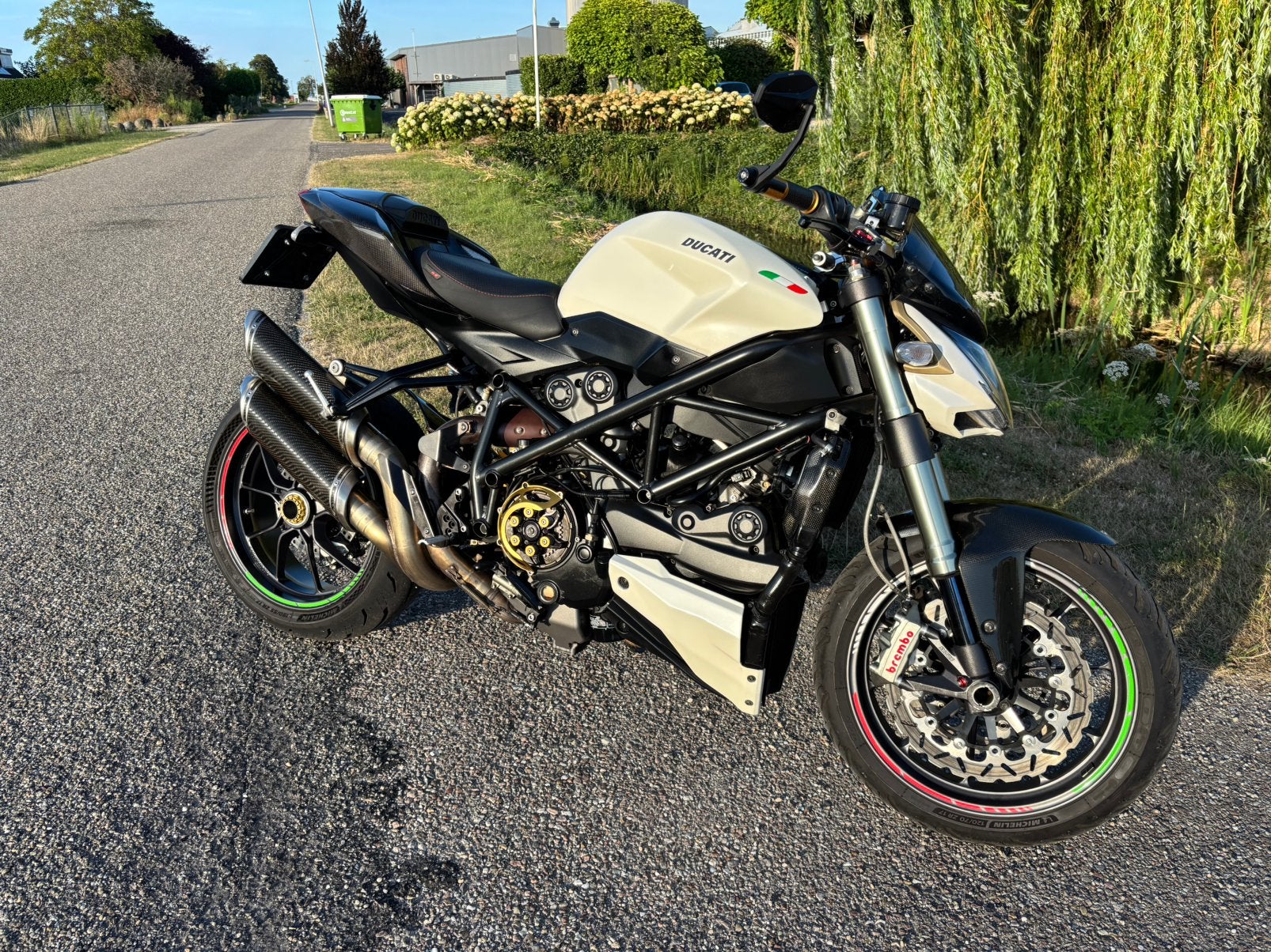 Ducati 1098 streetfighter - veel carbon - riemen vervangen, 2 cilinders, 1098 cc, Occasion, Motorrijbewijs A