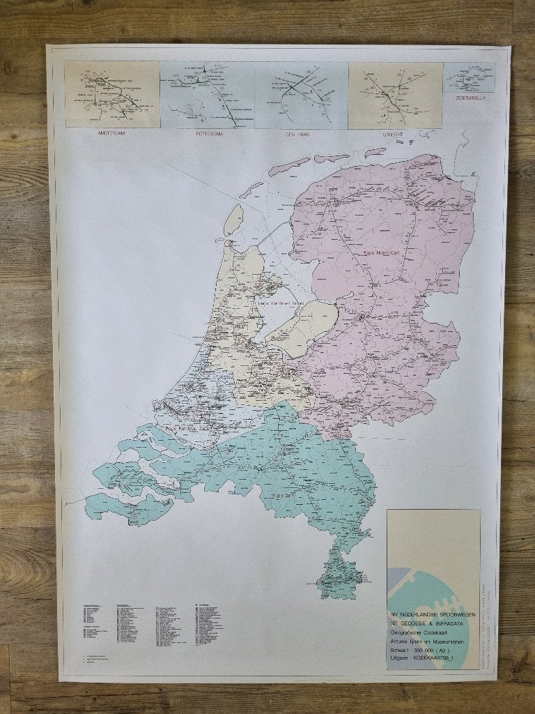 NS Geografische Codekaart Spoorwegen Nederland 1999, Verzamelen, Spoorwegen en Tramwegen, Ophalen of Verzenden, Zo goed als nieuw