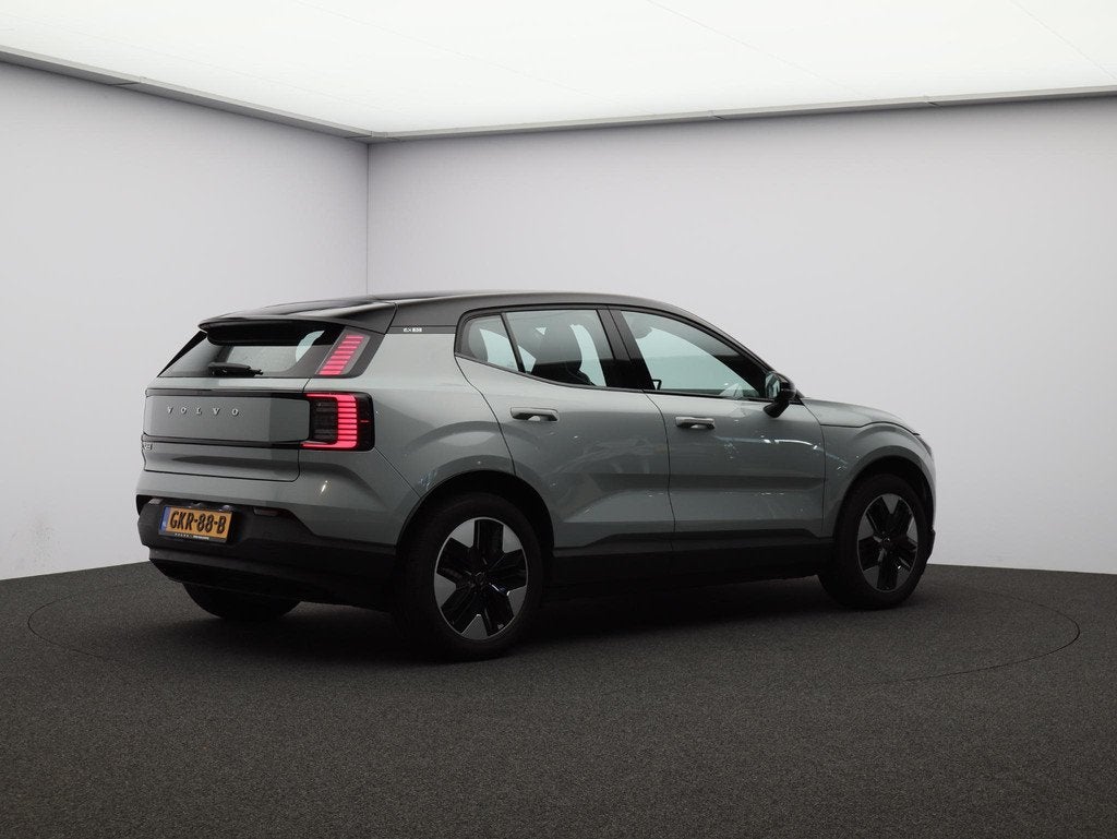 Volvo EX30 Single Motor Plus 51 kWh stoelverwarming / stuurv, Auto's, Achterwielaandrijving, Gebruikt, Volvo Selected Used Cars