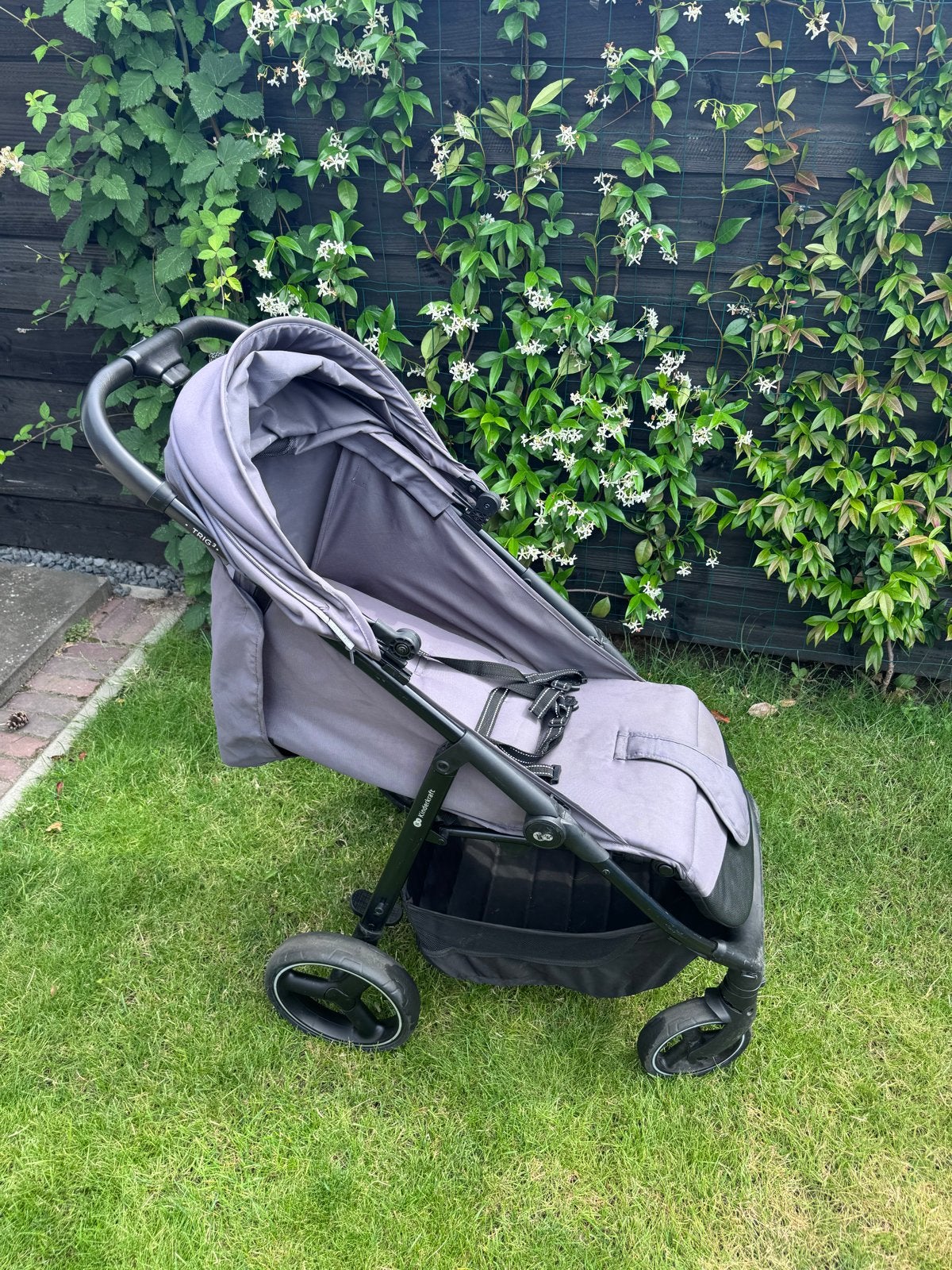 Kinderkraft Nubi Buggy - Compact en Lichtgewicht, Ophalen, Zo goed als nieuw, Overige merken, Verstelbare rugleuning