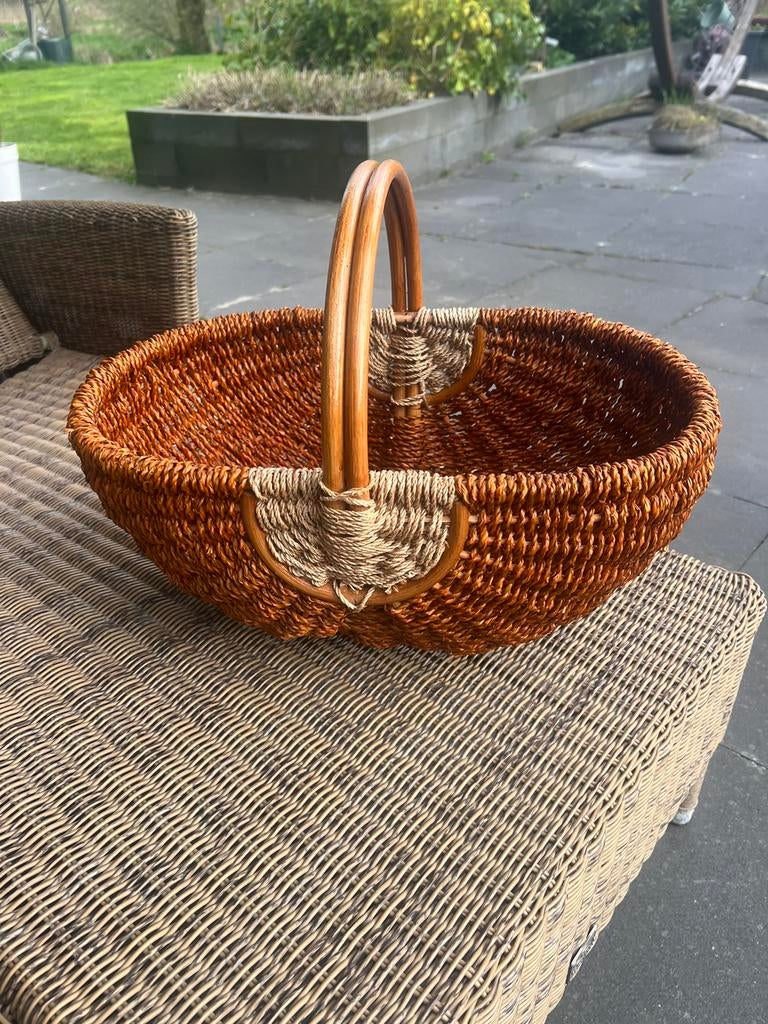Rietenmand picknickmand plukmand, Ophalen, Zo goed als nieuw