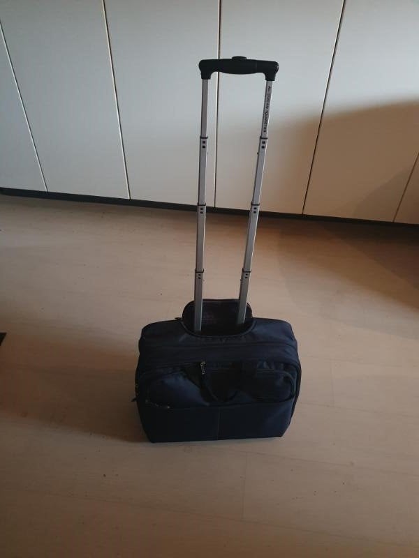 Zgan! kleine koffer/tas met uitschuifbaar handvat!, Sieraden, Tassen en Uiterlijk, Koffers, Overige materialen, Wieltjes, Verzenden