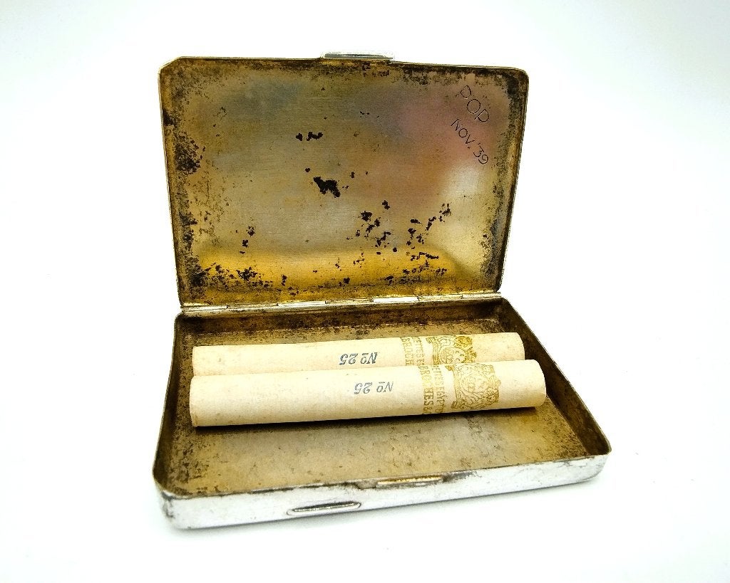 Zilveren sigarettendoos, incl. 2 Broches sigaretten, 1939, Verzenden, Zilver