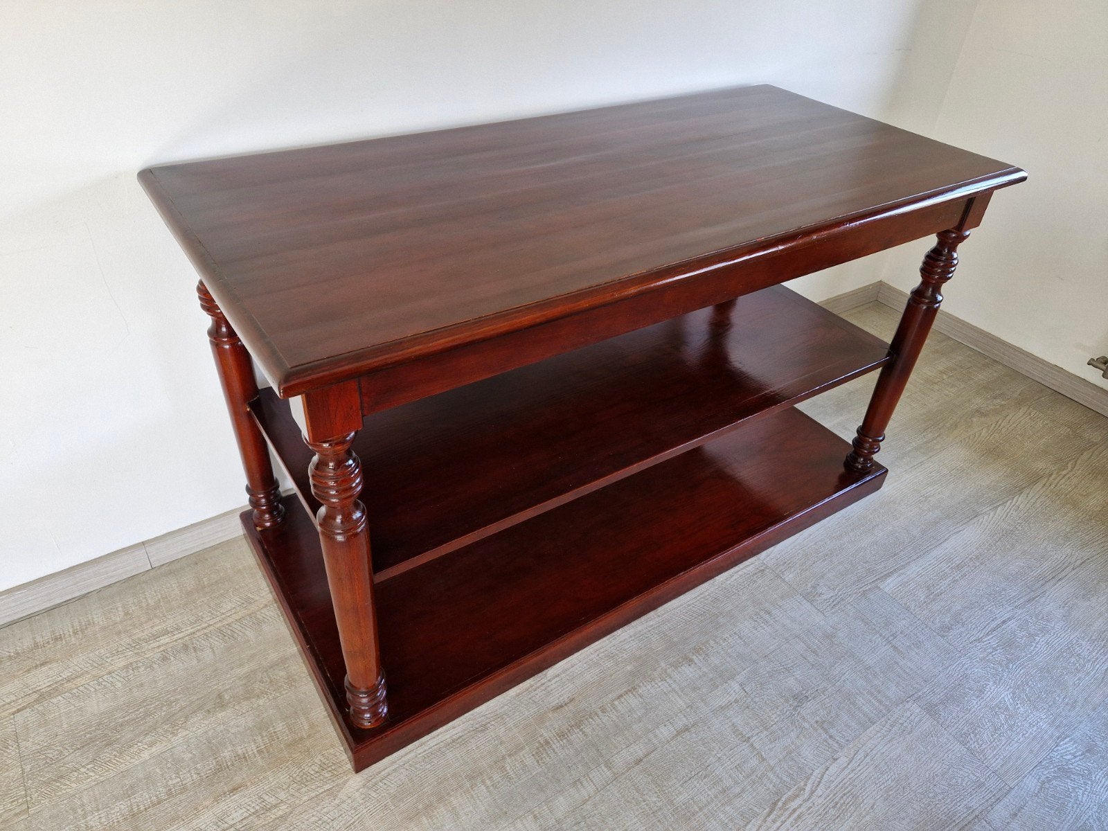 Klassieke houten sidetable Flamant met twee planken, Ophalen, Gebruikt, 100 tot 150 cm, Klassiek