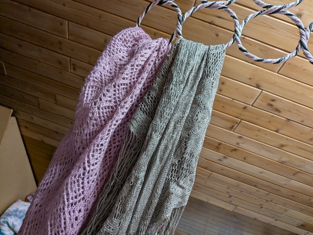 stola's 3 punts, Kleding | Dames, Mutsen, Sjaals en Handschoenen, Ophalen of Verzenden, Zo goed als nieuw, Maat 38/40 (M), Sjaal