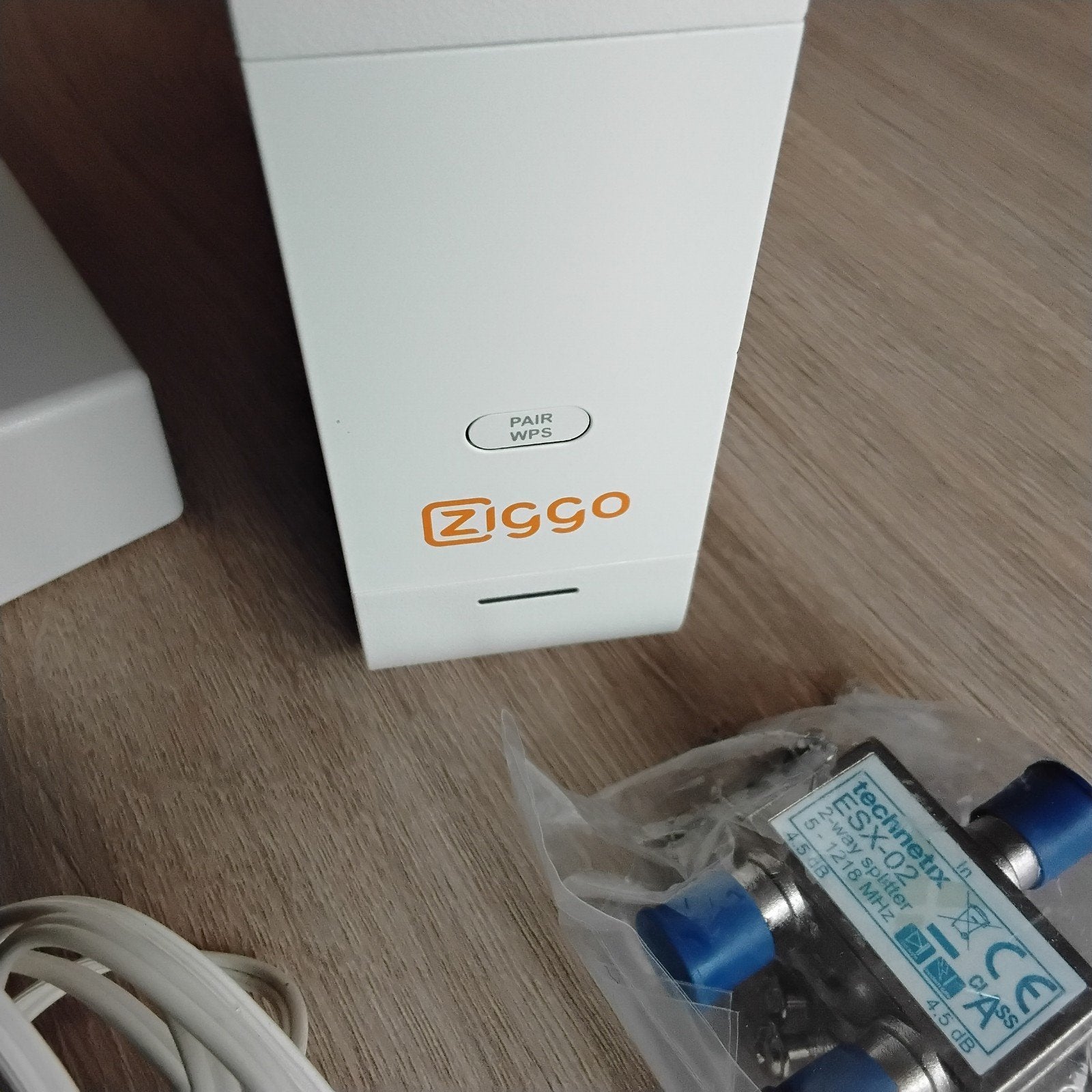 Ziggo Modem voor Internet-TV-Telefoon inclusief adapter., Ophalen of Verzenden, Zo goed als nieuw, Router met modem, Ziggo