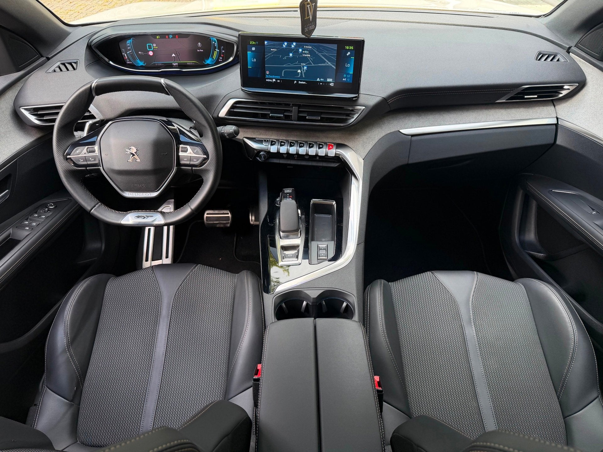 Peugeot 3008 1.6 HYbrid 225 GT Panoramadak ACC Lane Camera P, Auto's, Dealer onderhouden, Zwart, 4 cilinders, Leder en Stof