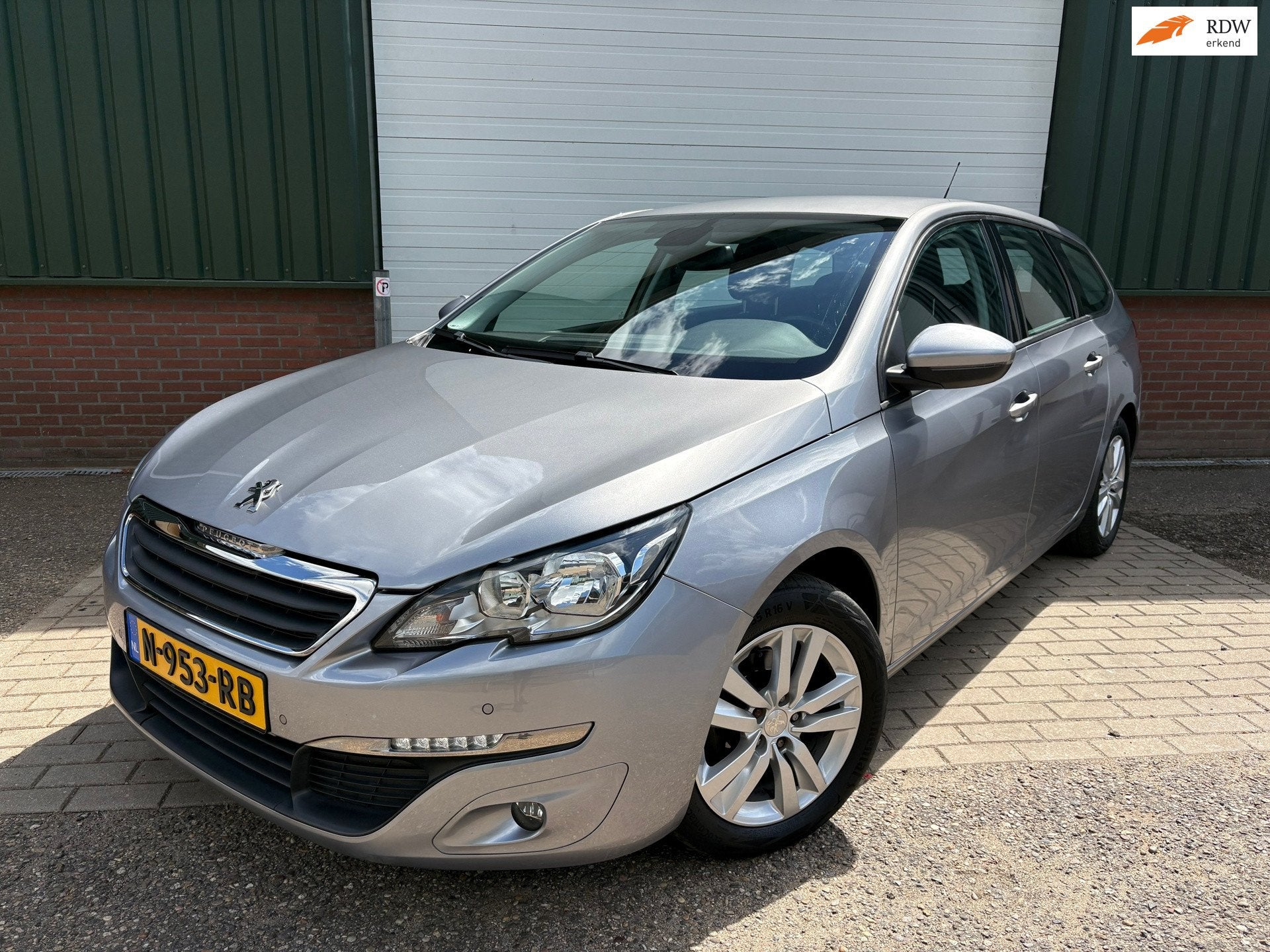 Peugeot 308 SW 1.2 PureTech|Klimaat/Stoelverwarming/Trekhaak, Voorwielaandrijving, Stof, Gebruikt, 1199 cc