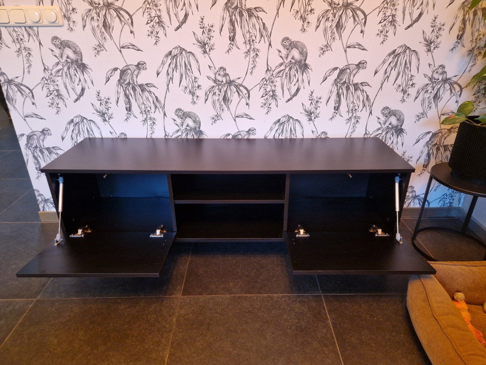 Zwart TV meubel Queen 150x41x50 cm, Ophalen, Gebruikt, 100 tot 150 cm, Minder dan 100 cm