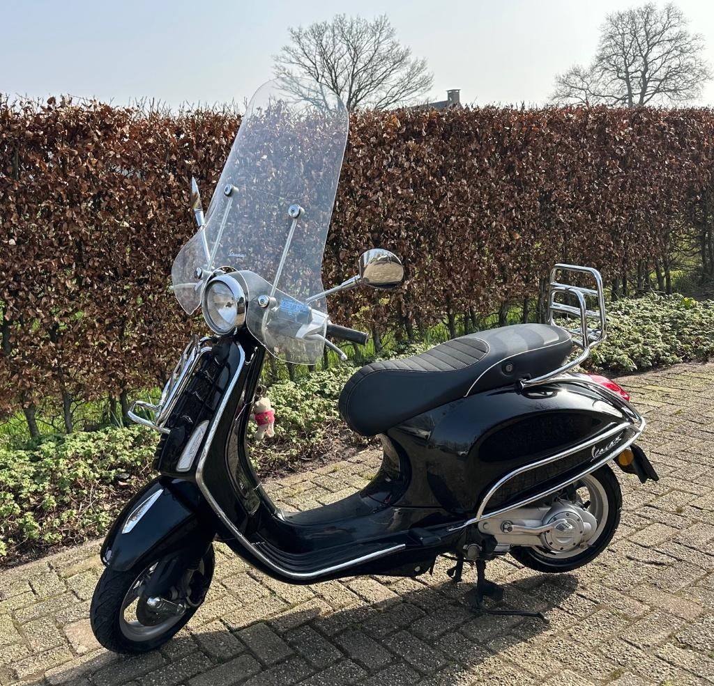 Vespa Primavera 50 Snor 4T (zwart), Fietsen en Brommers, Scooters | Vespa, Ophalen, Overige modellen, Zo goed als nieuw, Benzine