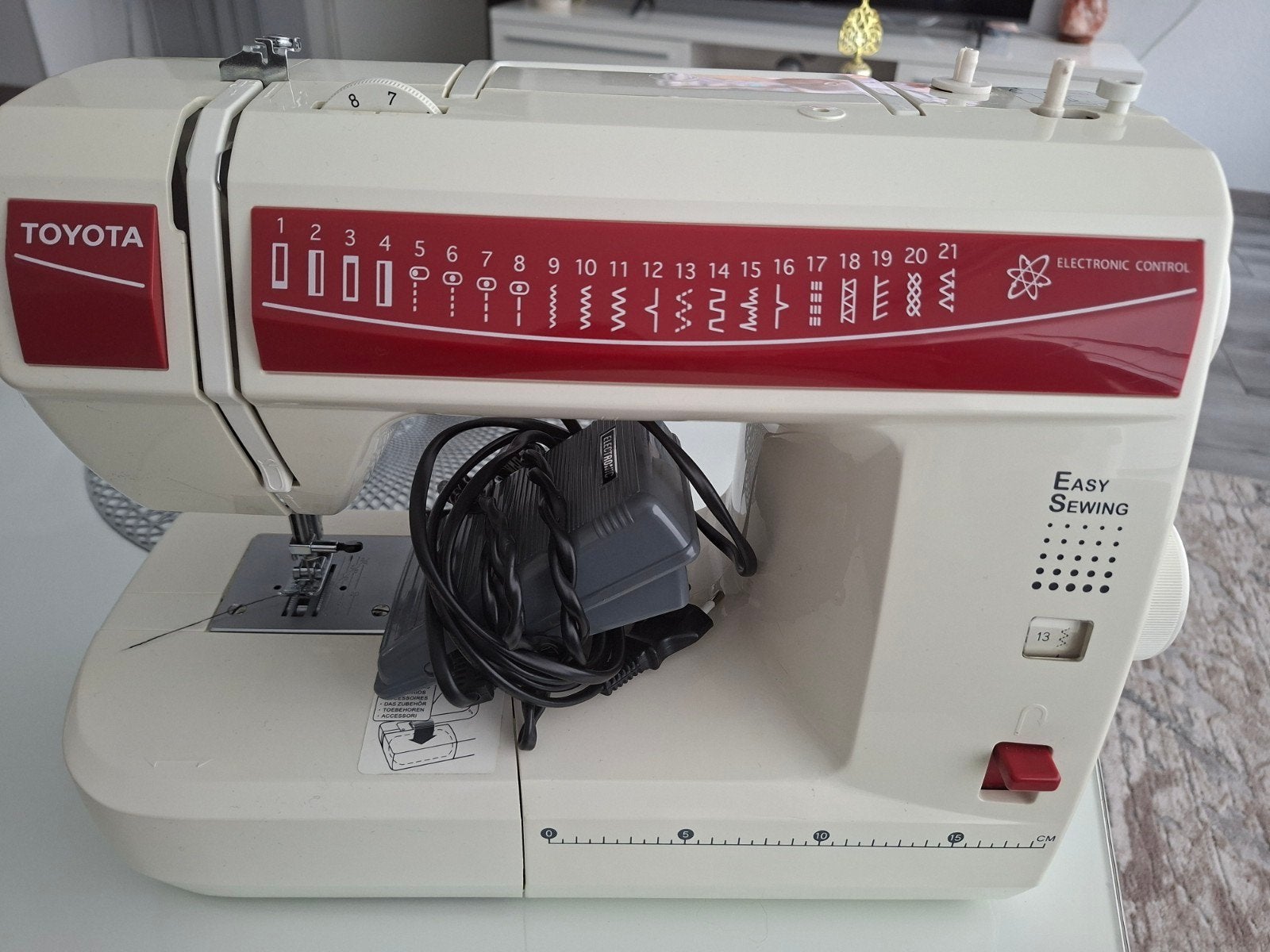Toyota Easy Sewing Naaimachine met Elektronische Bediening, Ophalen of Verzenden