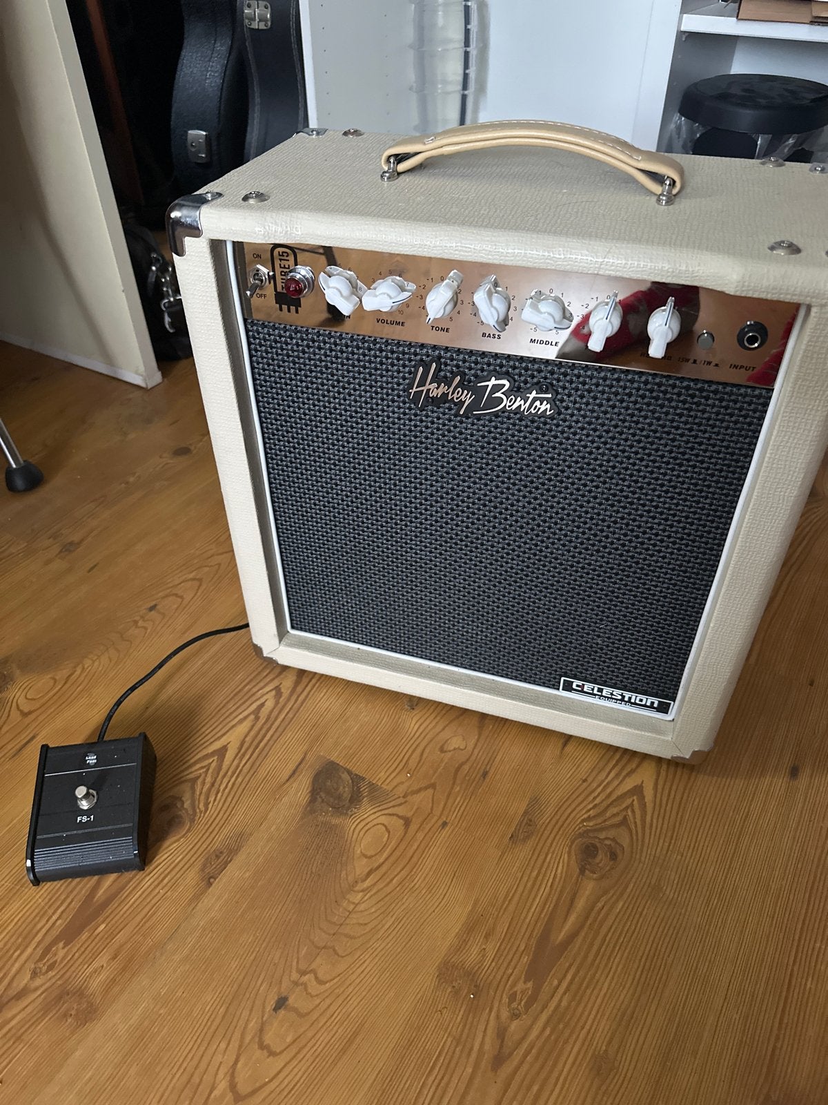 Harley Benton Tube15 Celestion buizenversterker, Ophalen, Zo goed als nieuw, Minder dan 50 watt