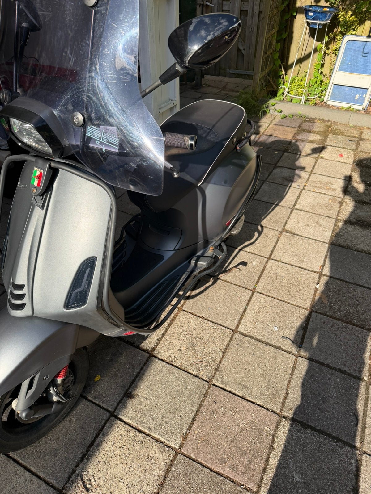 Vespa sprint, Ophalen, Zo goed als nieuw, Benzine, Vespa