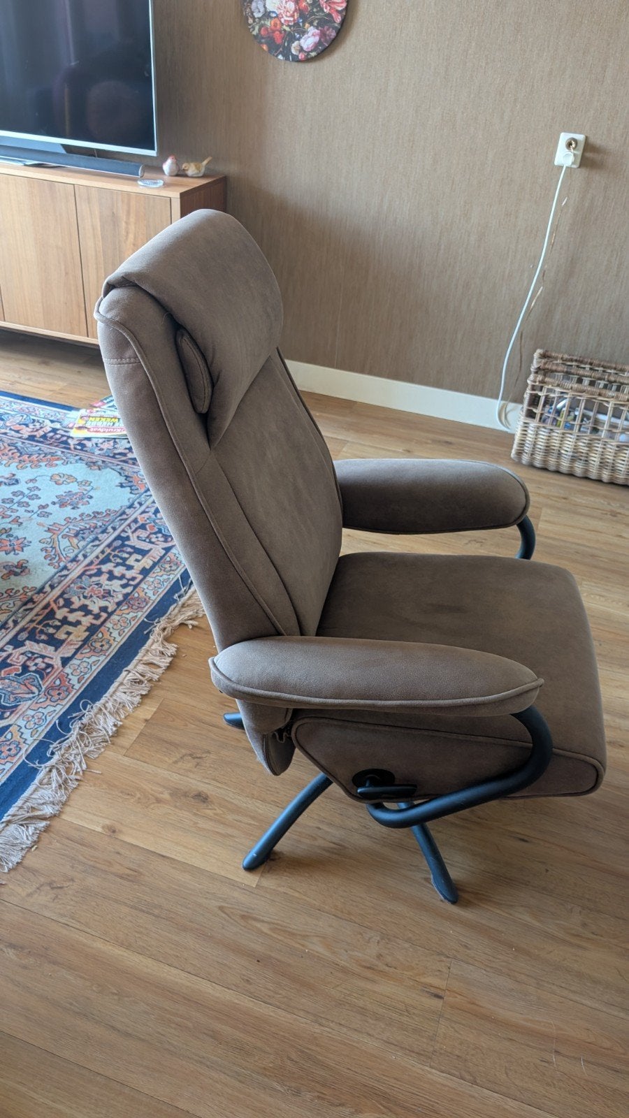 taupe kleurige draaistoel, Ophalen, Zo goed als nieuw, 50 tot 75 cm
