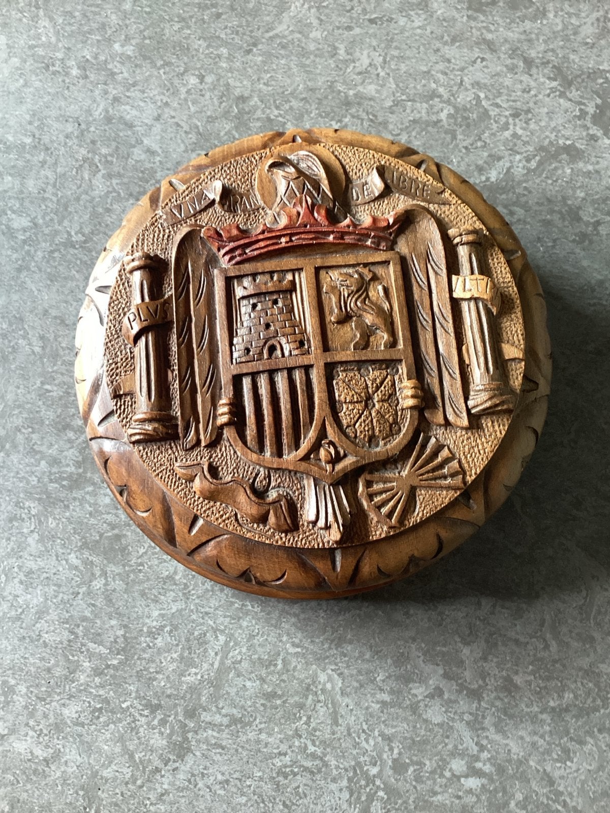 Vintage houten doos met Spaans wapenschild 20 cm, Ophalen of Verzenden