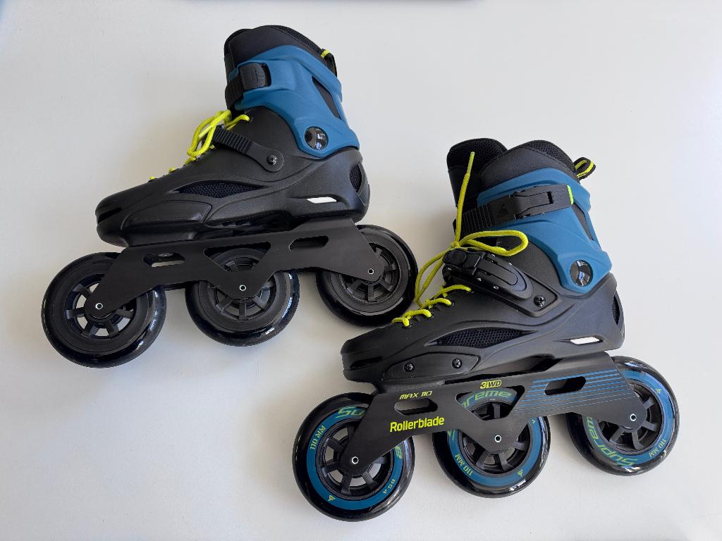 Nieuwstaat - Rollerblade 110 3WD Black Petrol Blue - Maat 38, Sport en Fitness, Skeelers, Overige typen, Kinderen, Zo goed als nieuw