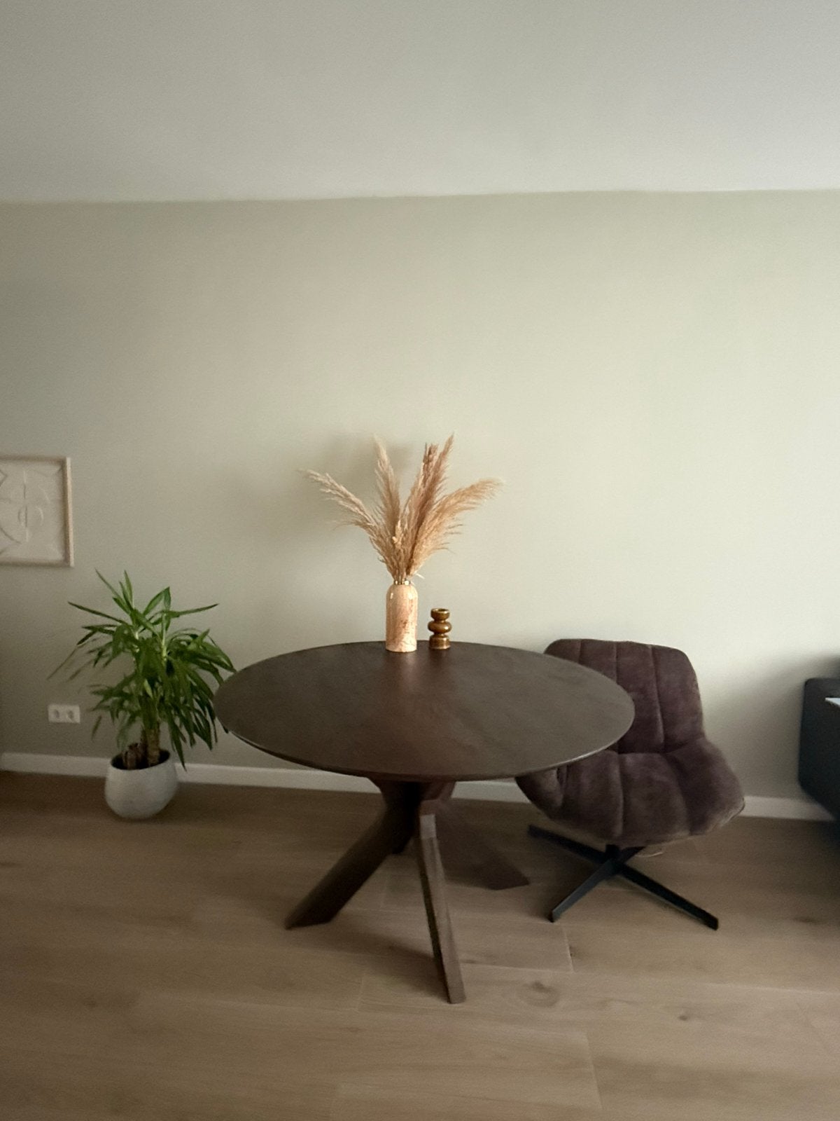 Eleonora Nikki Eetkamertafel rond Acaciahout bruin 130 cm