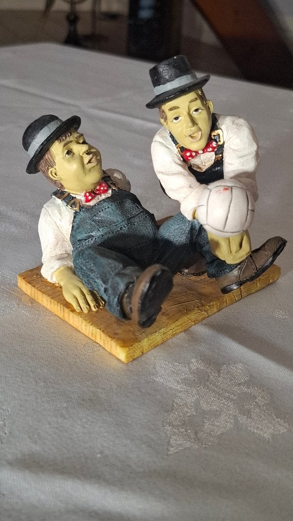 Laurel en Hardy, volleybal, Ophalen of Verzenden, Zo goed als nieuw, Mens