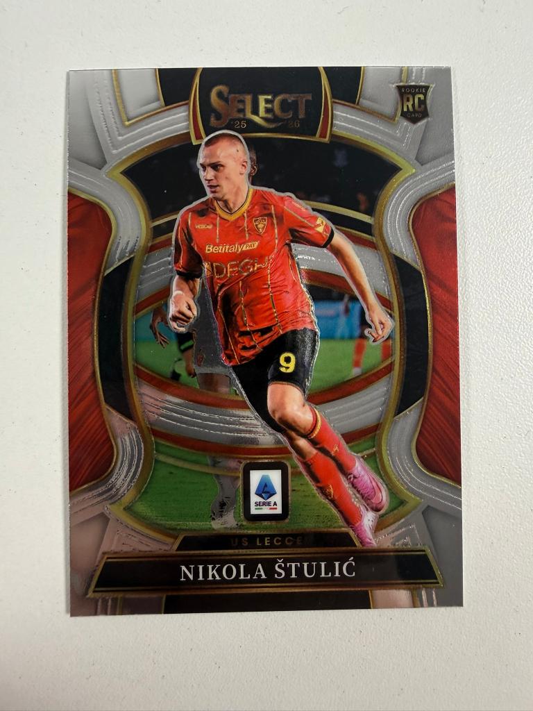 83 Nikola Stulic RC Terrace Select Serie A 2025-26, Ophalen of Verzenden, Nieuw, Buitenlandse clubs, Poster, Plaatje of Sticker