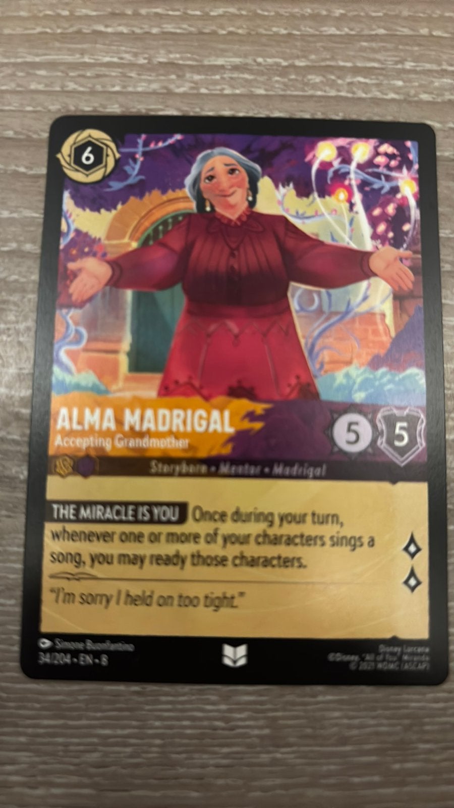 Disney Lorcana Alma Madrigal grandmother 34-204 8JAF nonfoil, Ophalen of Verzenden, Zo goed als nieuw