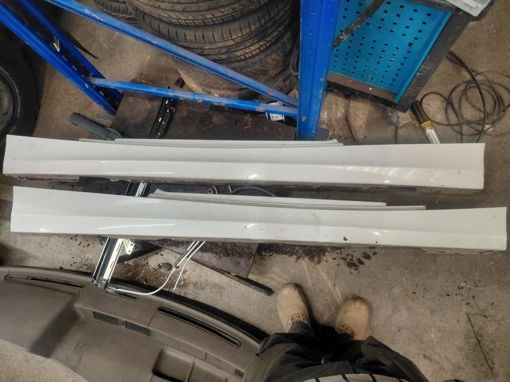 BMW 1Serie 116i side skirts Wit!!!!, Ophalen of Verzenden, Nieuw, Minder dan 50 watt