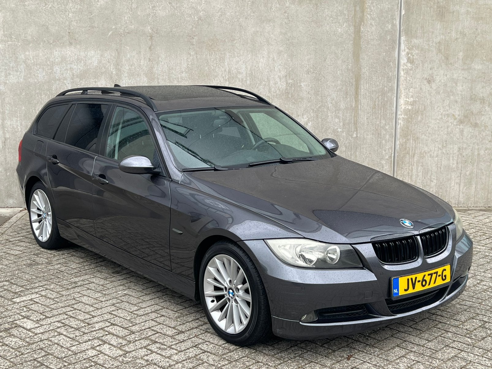 Grijze Luxe BMW 3-Serie 320i E91 Touring/Panorama/NieuweAPK!, 13 km/l, Dealer onderhouden, 1995 cc, Handgeschakeld