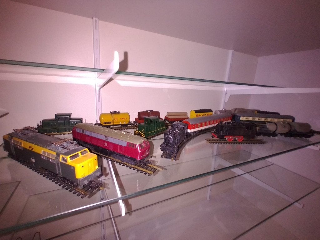 Partij modeltreinen en wagons en rails, Overige merken, Gelijkstroom, Ophalen of Verzenden, Analoog