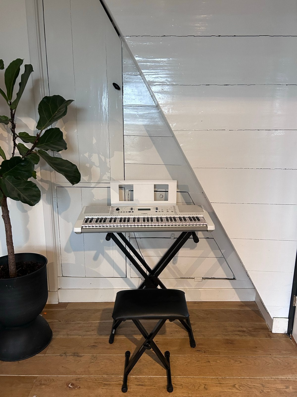 Yamaha EZ-300 Digitaal Keyboard met standaard en krukje, Ophalen, 61 toetsen, Yamaha, Zo goed als nieuw