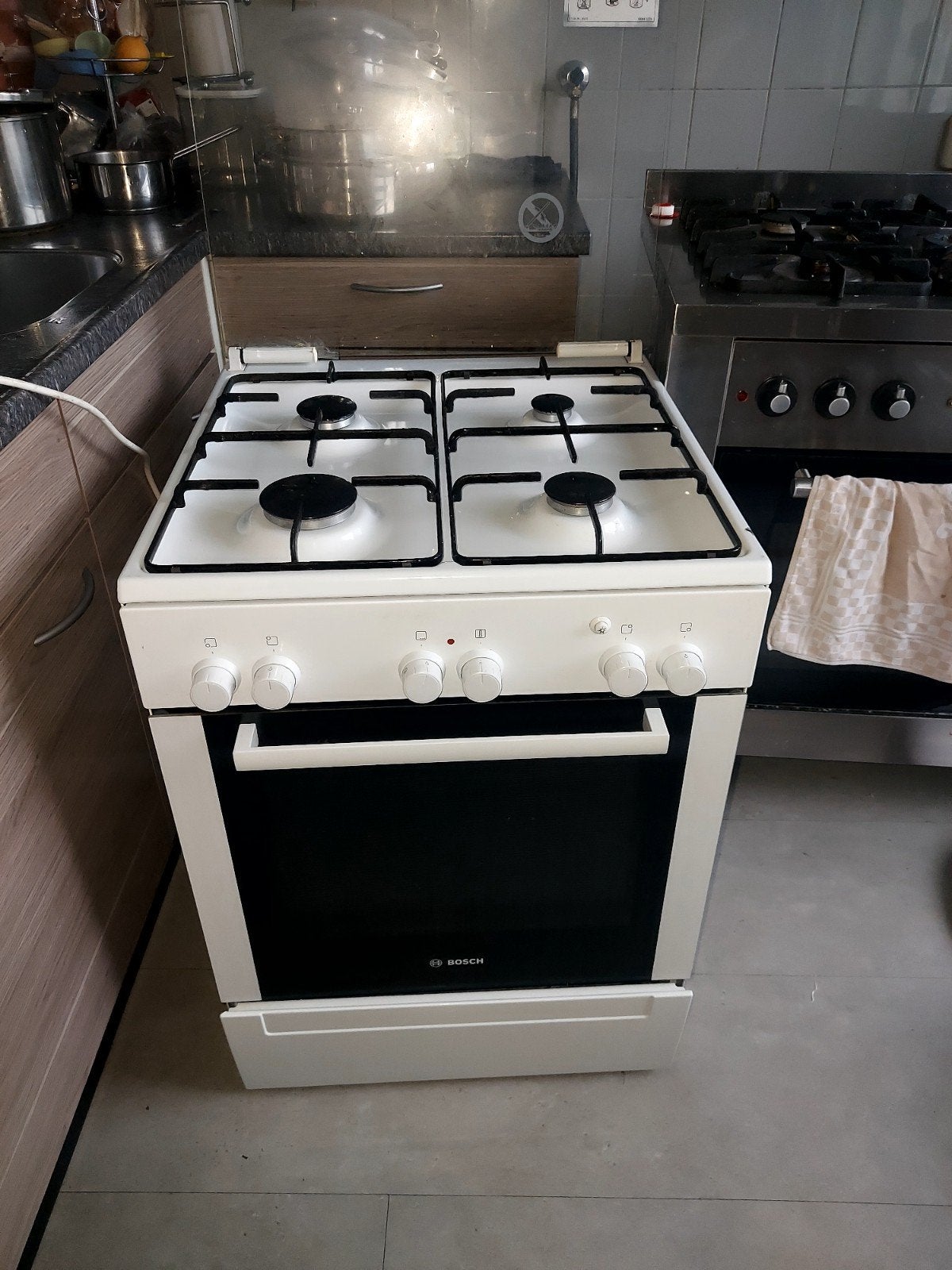 Gasfornuis  bosch, Witgoed en Apparatuur, Fornuizen, Gebruikt, Vrijstaand, Gas, 4 kookzones, 85 tot 90 cm, 45 tot 60 cm, Warmhoudplaat
