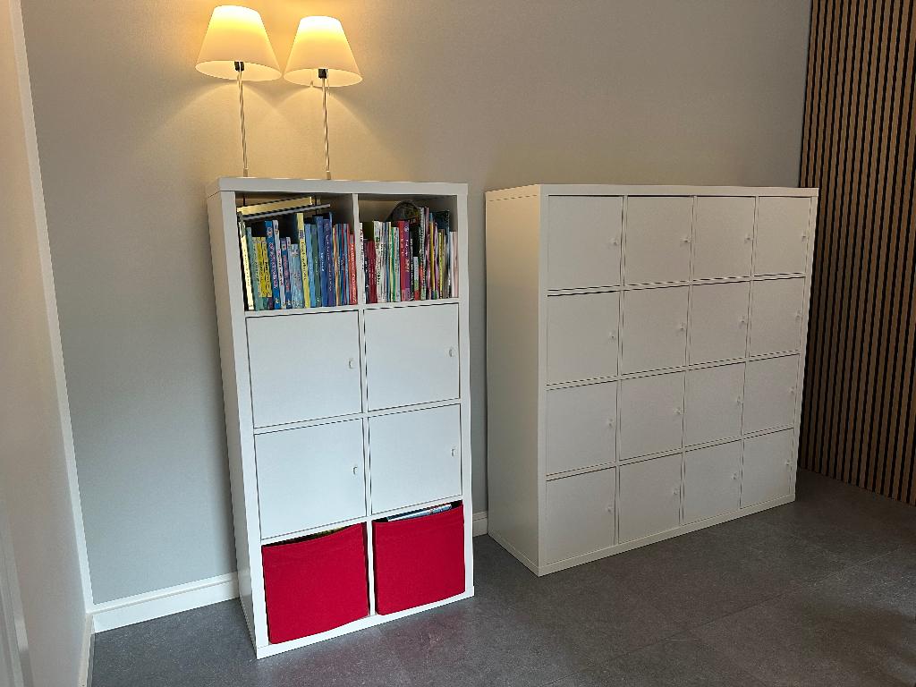 ++ 2 IKEA kallax kasten, wit met oa. deuren (4x4 en 4x2) ++, Ophalen, Overige materialen, 100 tot 150 cm, 100 tot 150 cm