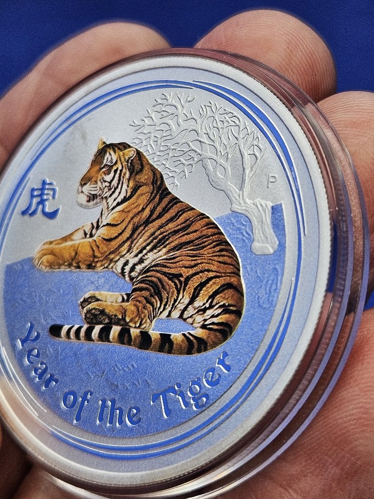 (10976) AUSTRALIA LUNAR II TIGER 2010 COLOR ONE OUNCE, Ophalen of Verzenden, Losse munt, Zilver