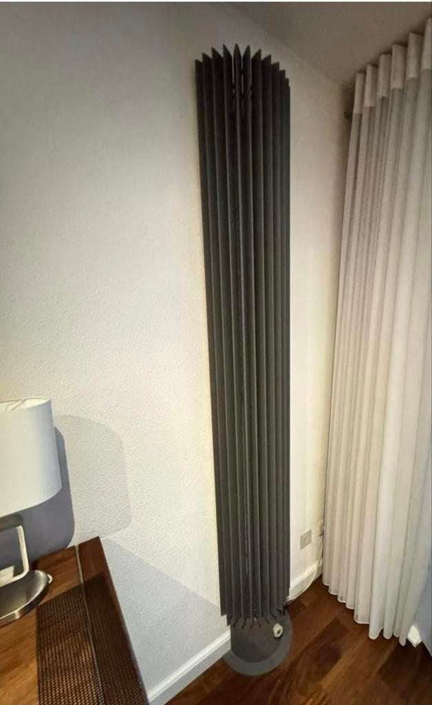 Stijlvolle Jaga Circo verticale radiator - 2324W, Ophalen, Gebruikt, Radiator, Minder dan 60 cm