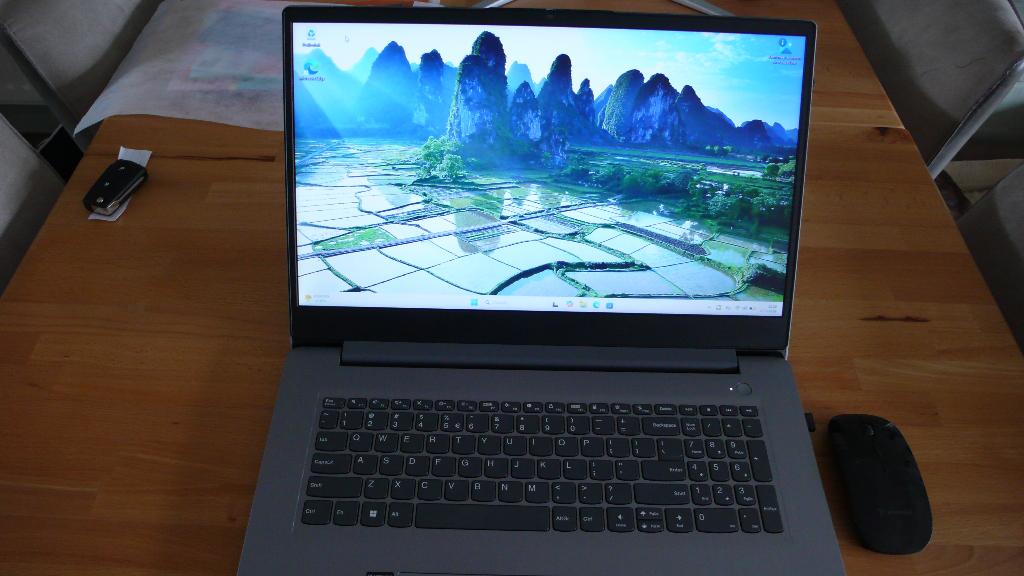 Lenovo IdeaPad 3 17ABA7  - Laptop - 17.3 inch, Ophalen, Met videokaart, 2 tot 3 Ghz, Qwerty