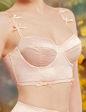 Rest partij van 47 Kiss Me Deadly bh's., Ophalen, Overige kleuren, BH