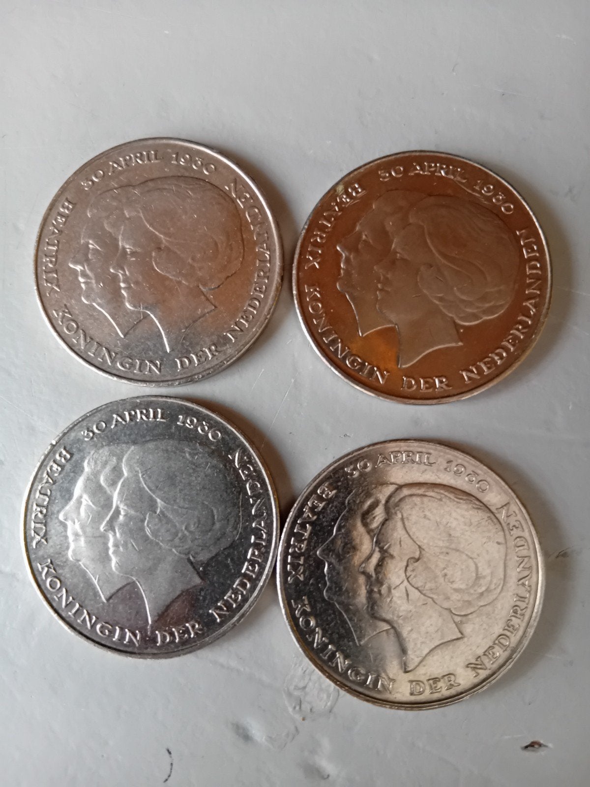 4x 2½ Gulden Beatrix inhuldigingsmunt 1980, Ophalen of Verzenden, Koningin Beatrix