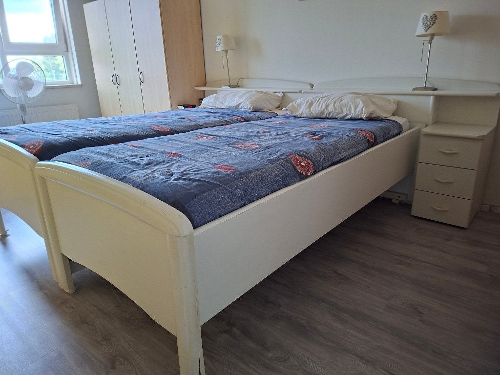 2 persoons bed, Huis en Inrichting, Slaapkamer | Bedden, Ophalen, 90 cm, Wit, Tweepersoons