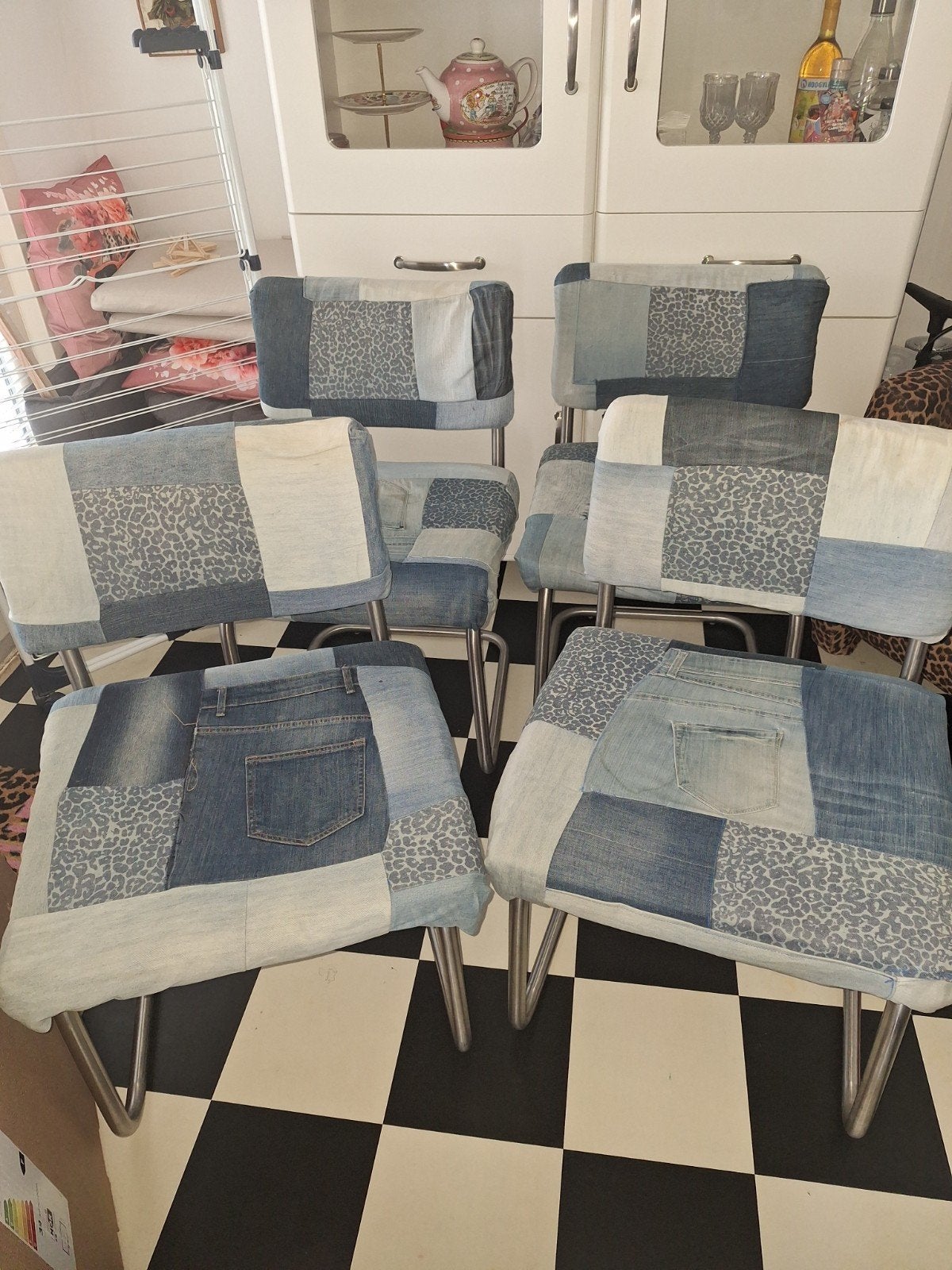 Unieke spijkerstof stoelen, set van 4, Huis en Inrichting, Ophalen, Gebruikt, Blauw, Patchwork, Uniek, Speels